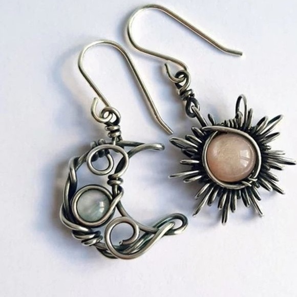 NEW bohemian sun and moon earrings - Picture 1 of 5